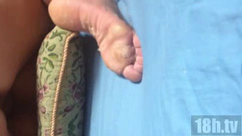 佳缘上的小骚货,清晰对白,拍的角度不是很好,凑合看吧