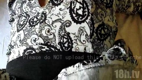 【信哥】十一季边打电话边干娇小学生妹【最后ID验证】看简介
