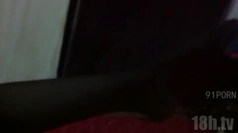19岁学妹穿丝袜让我干