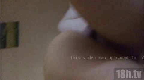 小女友继续扭动