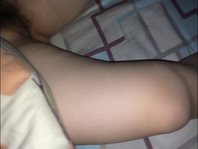 夜裡摸老婆逼逼