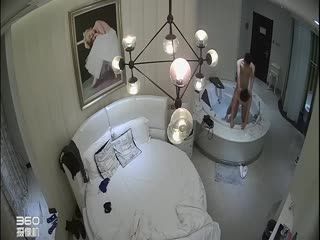 女神级时尚性感的美女酒店和东北小情人偷情啪啪,床上操完又在浴缸内干,连续搞了美女3次,受不了嗷嗷大叫!