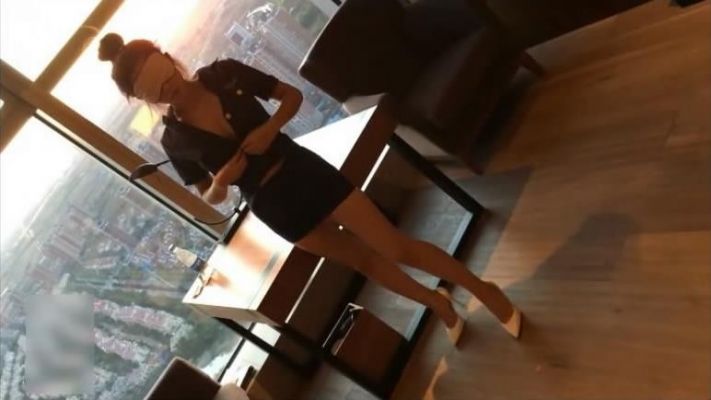 富二代爆操学院派美少女空姐制服诱惑身材苗条皮肤光滑乳房圆润饱满啪啪大声淫叫【29:13】