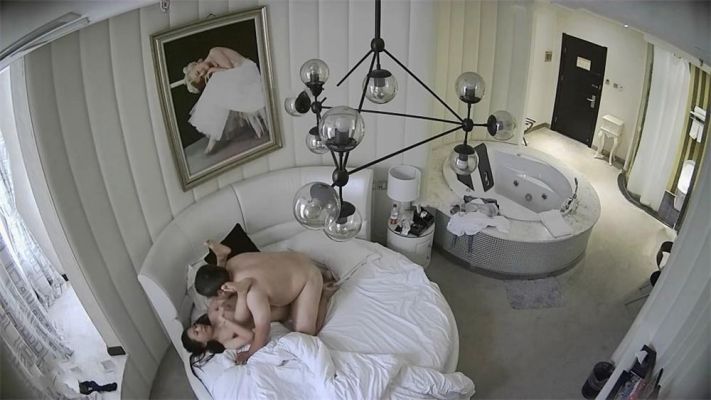 白衣美女酒店啪啪作品肉肉身材真不错是操穴的极品这技术插了好几回花样还真多性奋【48:40】