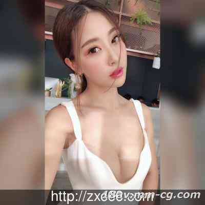 脸蛋精致长相甜美的“华航空姐Qbee张比比私拍视讯流出【1:31:00】